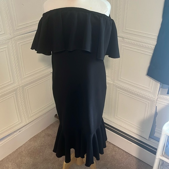 LuLaRoe Dresses & Skirts - Black Off the Shoulder Dress